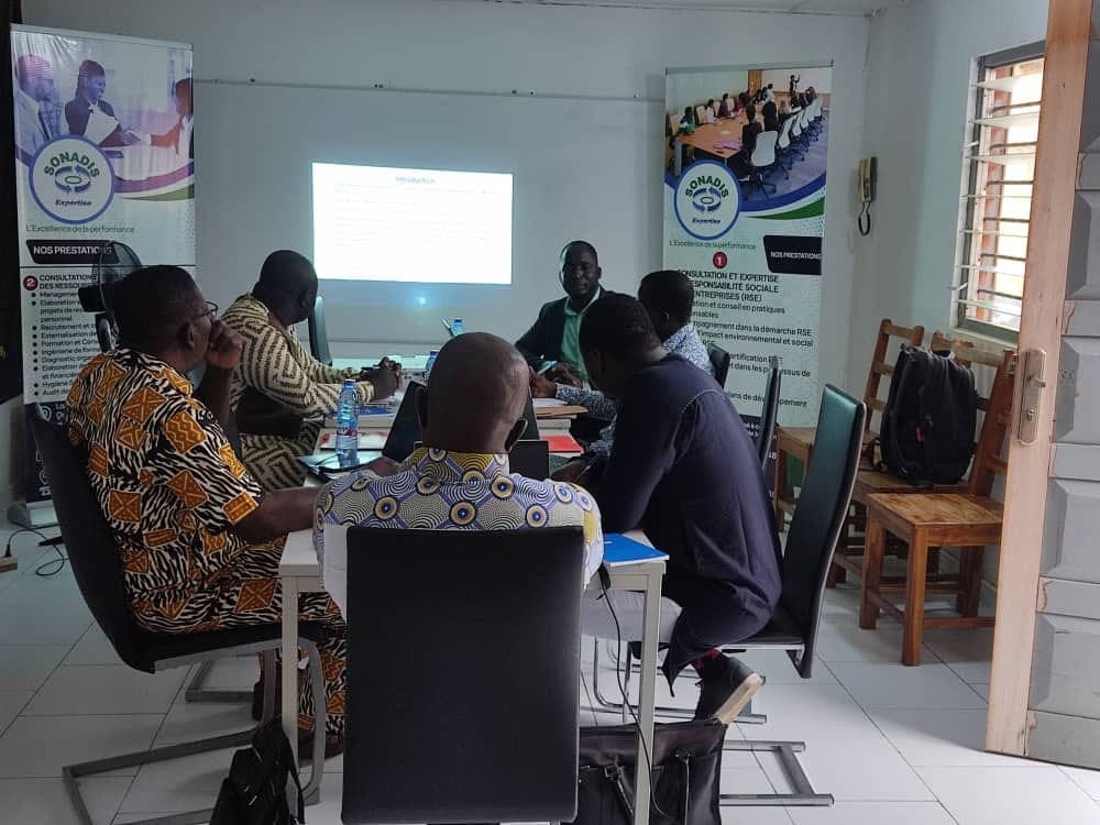 La prévention est le premier levier de maîtrise des coûts en cas de sinistre. Nos experts en ingénierie bâtiment partagent les trois zones critiques à auditer impérativement pour garantir la conformité et la résilience de vos sites logistiques.